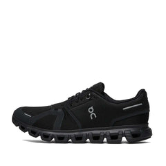 Un paio di On Cloud 6 Footwear