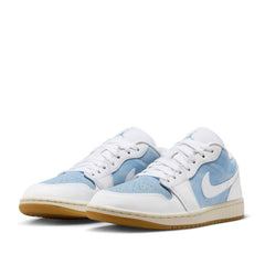 Un paio di Nike Jordan W Air Jordan 1 Low Se Footwear
