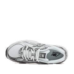 Un paio di New Balance 740 Ph2 Footwear