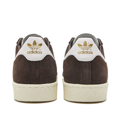 Un paio di Adidas Originals Jabbar Lo Footwear