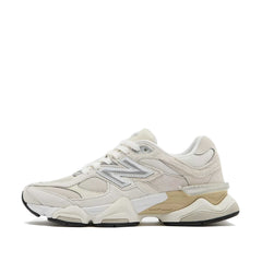 Un paio di New Balance 9060 Wht Footwear