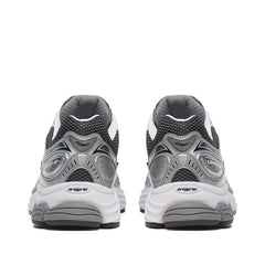 Un paio di Saucony Progrid Omni 9 Footwear