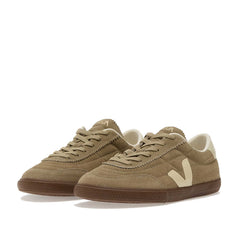 Un paio di Veja Panenka Footwear
