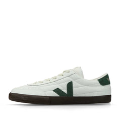 Un paio di Veja Panenka Footwear