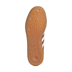Un paio di Adidas Originals Handball Spezial Footwear