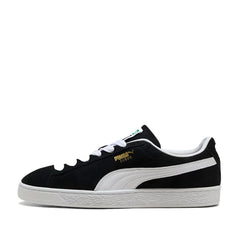 Un paio di Puma Suede Classic Footwear