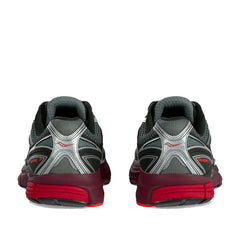 Un paio di Saucony Guide 7 Footwear