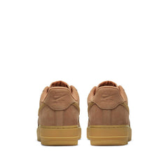 Un paio di Nike Air Force 1 '07 Wb Footwear