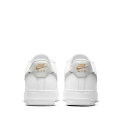 Un paio di Nike Air Force 1 '07 Essential Footwear