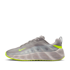 Un paio di Nike Ava Rover Footwear