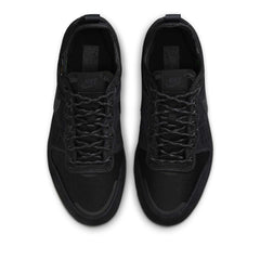 Un paio di Nike C1ty Prm Footwear