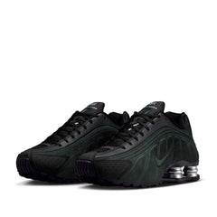 Un paio di Nike W Shox R4 Footwear