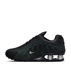 Un paio di Nike W Shox R4 Footwear