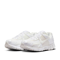 Un paio di Nike W Zoom Vomero 5 Se Footwear