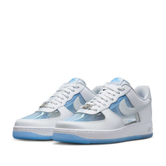 Un paio di Nike Air Force 1 Retro Qs Footwear