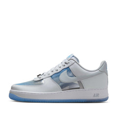 Un paio di Nike Air Force 1 Retro Qs Footwear