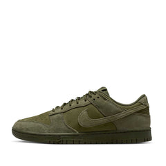 Un paio di Nike Dunk Low Retro Se Footwear