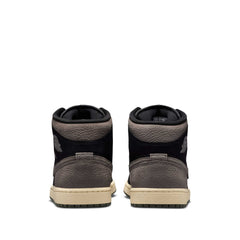 Un paio di Nike Jordan Air Jordan 1 Mid Se Footwear