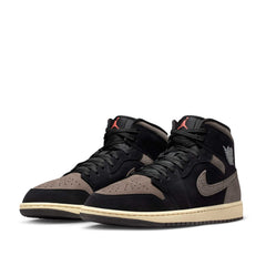 Un paio di Nike Jordan Air Jordan 1 Mid Se Footwear