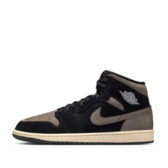 Un paio di Nike Jordan Air Jordan 1 Mid Se Footwear
