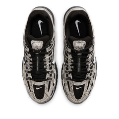 Un paio di Nike W P-6000 Se Footwear