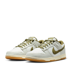 Un paio di Nike Dunk Low Retro Se Footwear