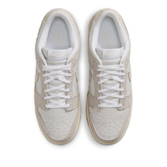 Un paio di Nike Dunk Low Retro Se Footwear