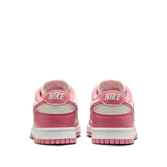 Un paio di Nike Dunk Low Footwear