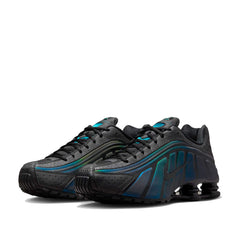 Un paio di Nike Shox R4 Se Footwear