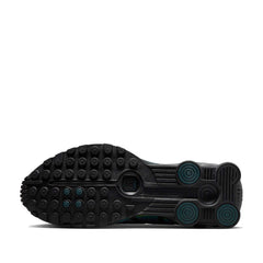 Un paio di Nike Shox R4 Se Footwear