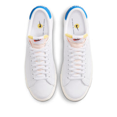 Un paio di Nike Tennis Classic Ac Footwear