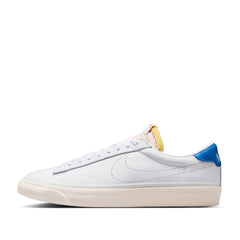 Un paio di Nike Tennis Classic Ac Footwear