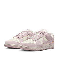 Un paio di Nike W Dunk Low Se Footwear
