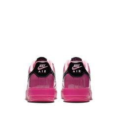 Un paio di Nike Air Force 1 Retro Qs Footwear