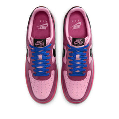 Un paio di Nike Air Force 1 Retro Qs Footwear