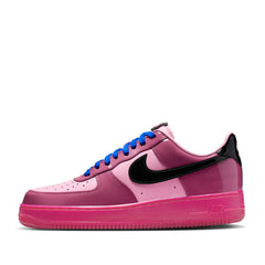 Un paio di Nike Air Force 1 Retro Qs Footwear