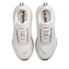 Un paio di Nike W Vomero Plus Footwear