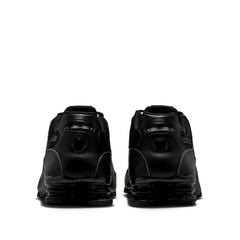 Un paio di Nike Shox Nz Footwear