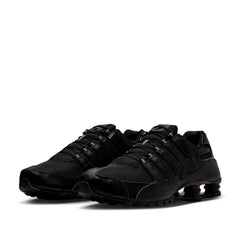 Un paio di Nike Shox Nz Footwear
