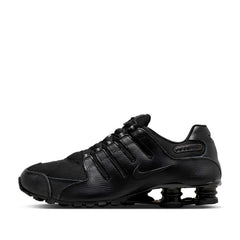 Un paio di Nike Shox Nz Footwear