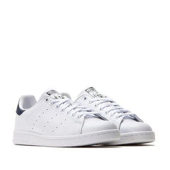 Un paio di Adidas Originals Stan Smith Gs Stringa Footwear