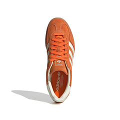 Un paio di Adidas Originals Gazelle Indoor Footwear