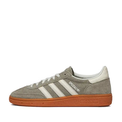 Un paio di Adidas Originals Handball Spezial Footwear