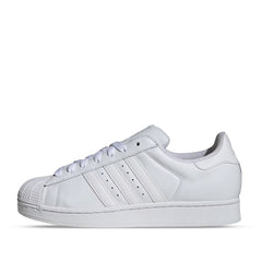 Un paio di Adidas Originals Superstar II Footwear