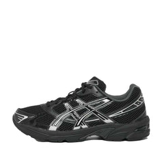 Un paio di Asics Gel-1130 Footwear
