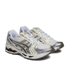 Un paio di Asics Gel-Kayano 14 Footwear