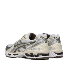 Un paio di Asics Gel-Kayano 14 Footwear