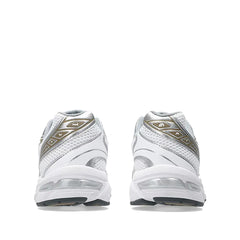Un paio di Asics Gel-1130 Footwear