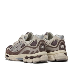 Un paio di Asics Gel-Nyc Footwear