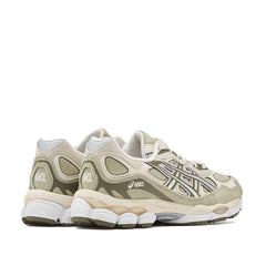 Un paio di Asics Gel-Nyc Footwear
